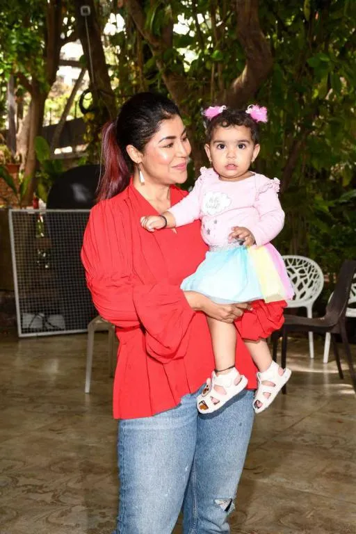 Debina Bonerjee with her Daughter