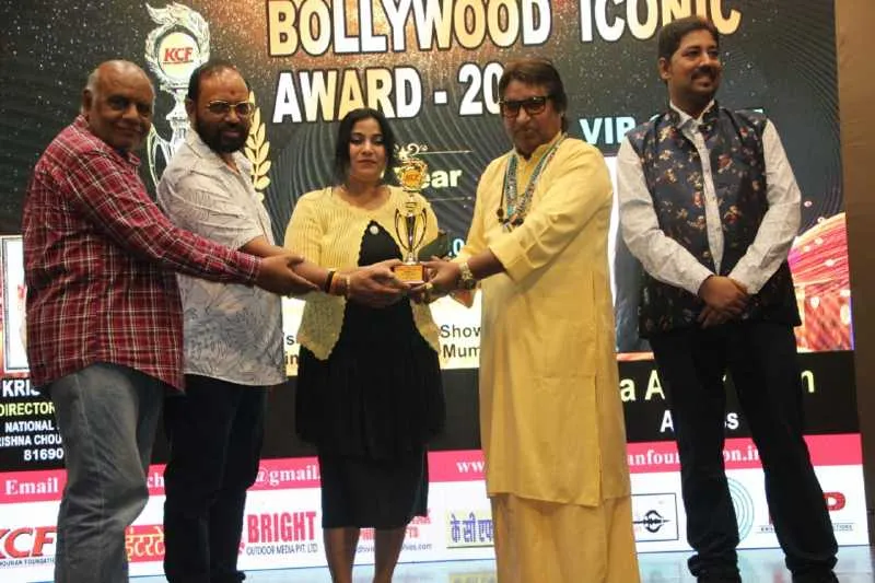 Dr. Krishna Chouhan Bollywood Iconic Award 2023 (8)