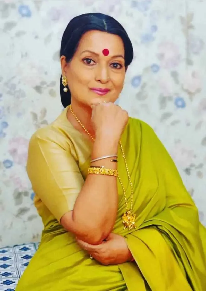 Himani Shivpuri (Katori Amma, Happu ki Ultan Platan) 0