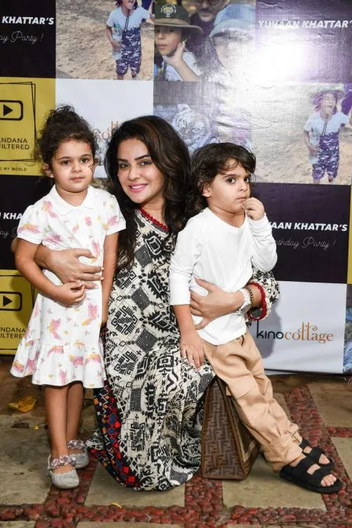 Sara Arfeen Khan with her Kids