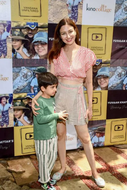 Saumya Tandon with Kids