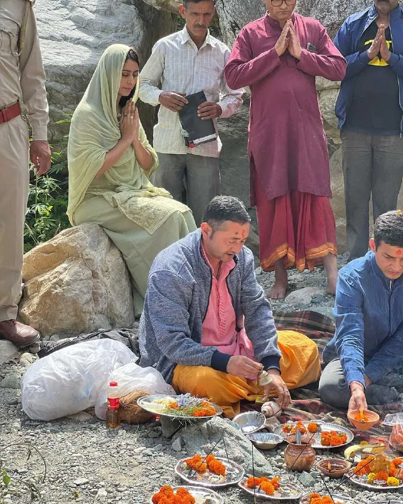 Warina Hussain on sipra river (1)