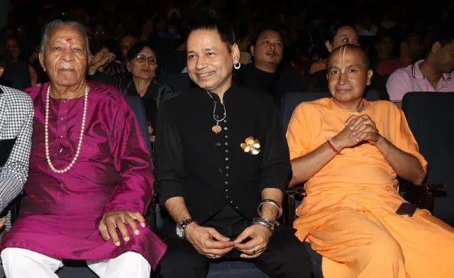  Pandit Hariprasad Chaurasia with Kailash Kher Shree Gauranga Dasa