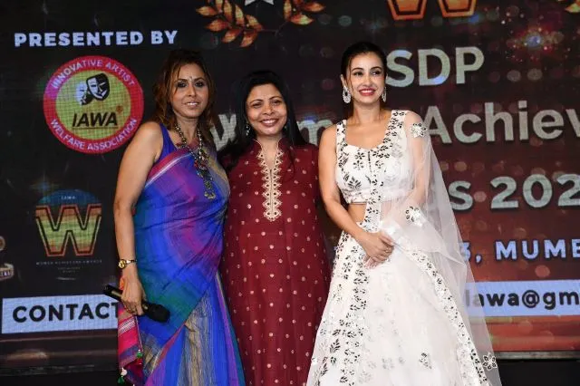  Shomu mitra with Nandita Puri and Monami Ghosh 