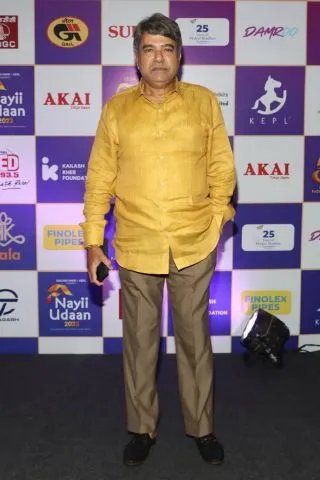  Suresh Wadkar