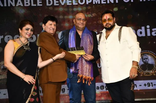 Dr. Daljeet Kaur and Ajay Luthra awarded Amit Bhel