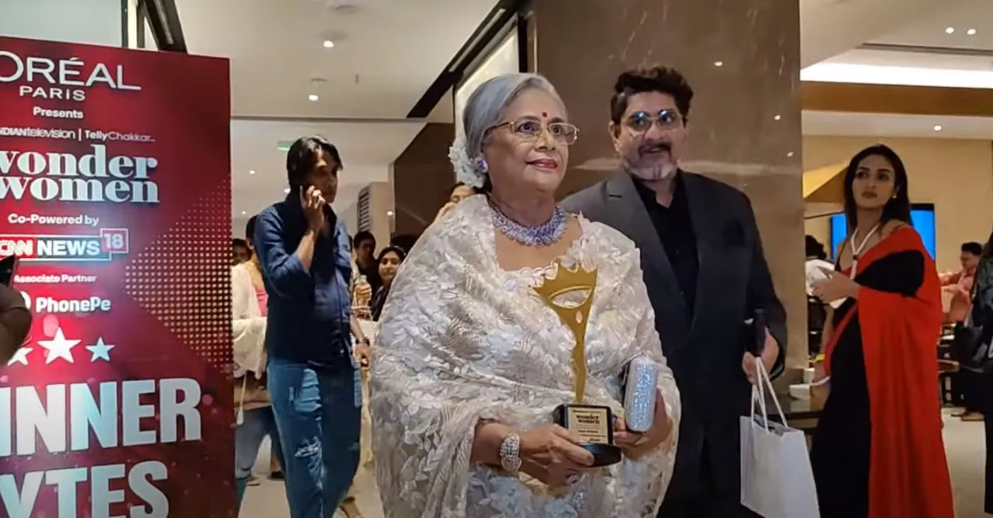 Deepa Shahi on winning the Super Achiever Producer award (5)