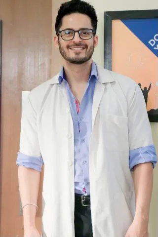 Mohit Malhotra a.k.a Vikrant in Zee TV's Bhagya Lakshmi (2)