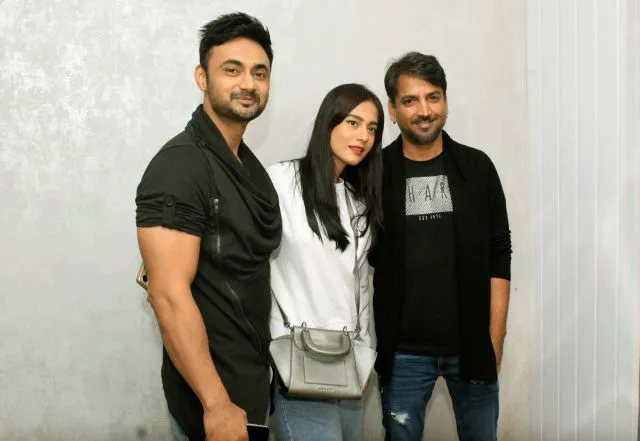 RJ Anmol, Amrita Rao & Karan Singh Rathore