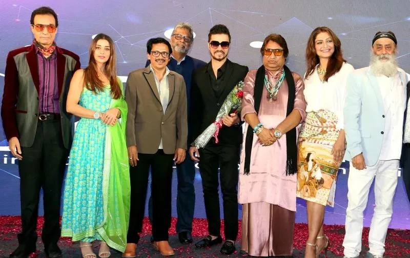 RR- Foreign Education event Dheeraj, Nyraa, host Ronnie , Dr.Raja Roy, Darshan, Dilip-jee, Aarti and Pankaj