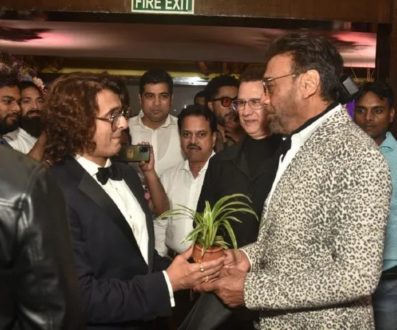 Sonu Nigam with Jackie Shroff