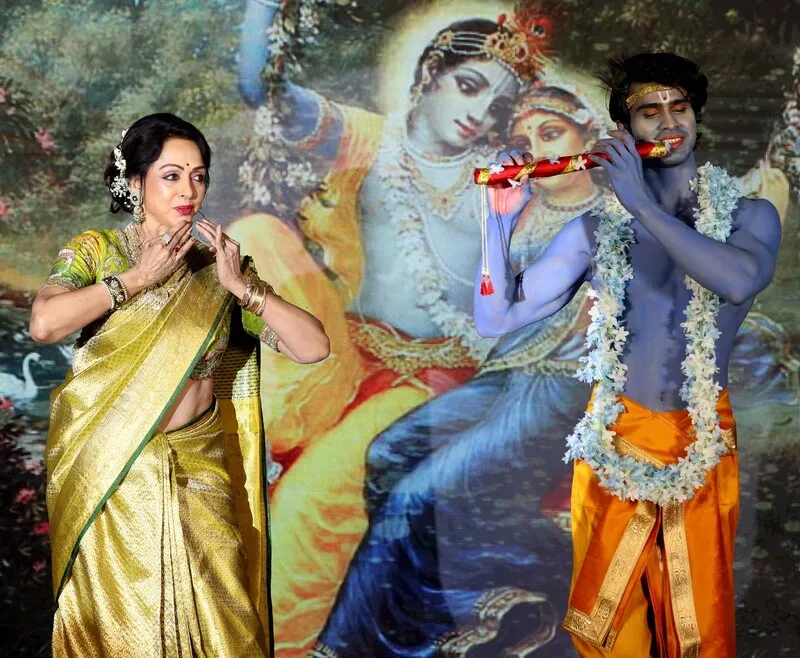 Hema Malini performance