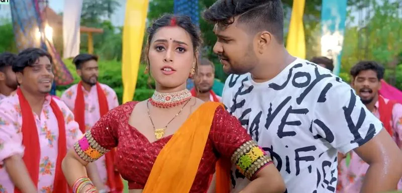 Lovely Kajal song Kha Leb Jahar (1)