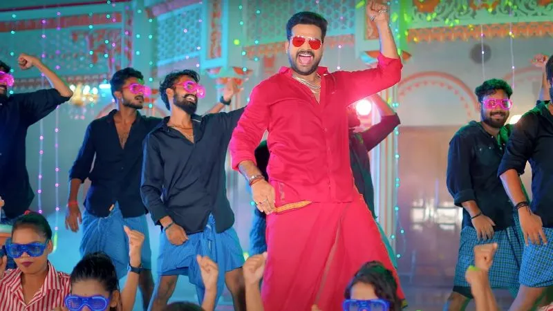 Lungi Me Bhojpuri Dance