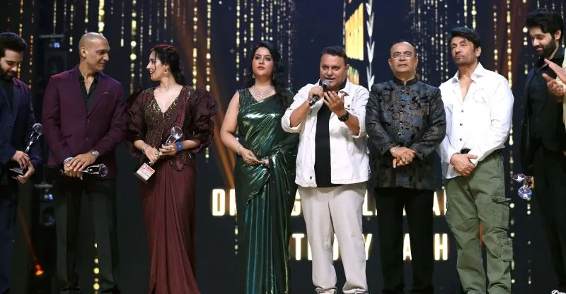Luv Sinha,Manish Wadhwa,Simrat Kaur,Amruta Fadnavis,Anil Sharma,Yogesh Lakhani,Shekhar Suman & Utkarsh Sharma