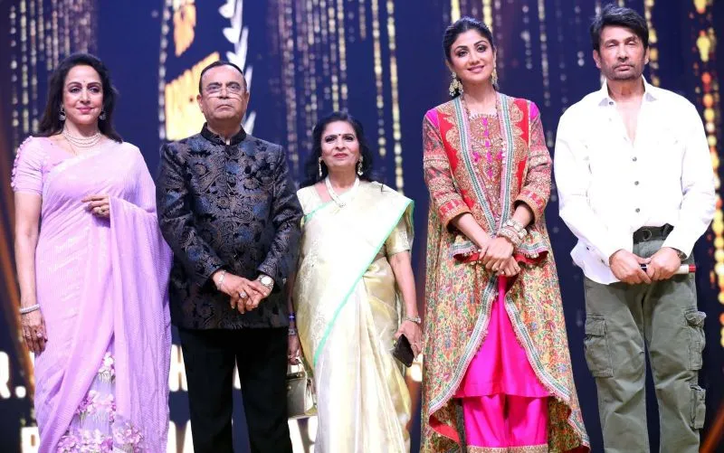 Hema M, Shilpa S. Amruta-jee and Shekhar S