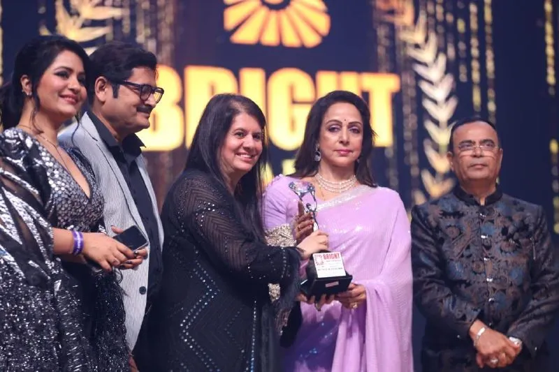 Yogesh Lakhani-Bday-with the winning TV show Bhabhiji Ghar Par Hai Team