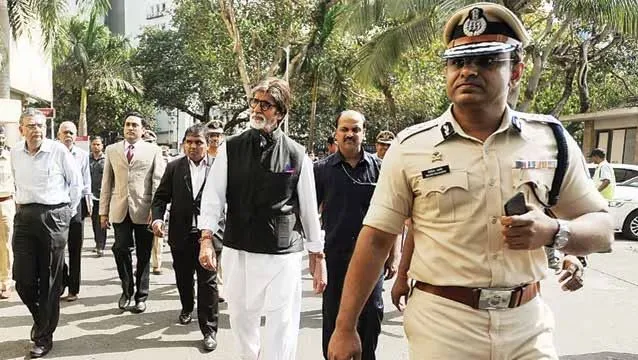 Amitabh Bachchan takes less security