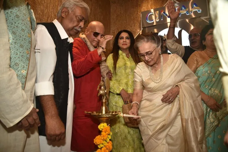 Asha Parekh lights the lamp