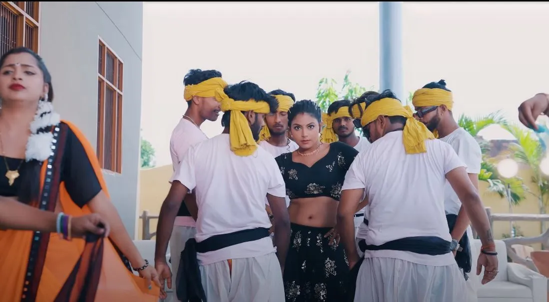Mahi Srivastava song "Machhari Banaibo"
