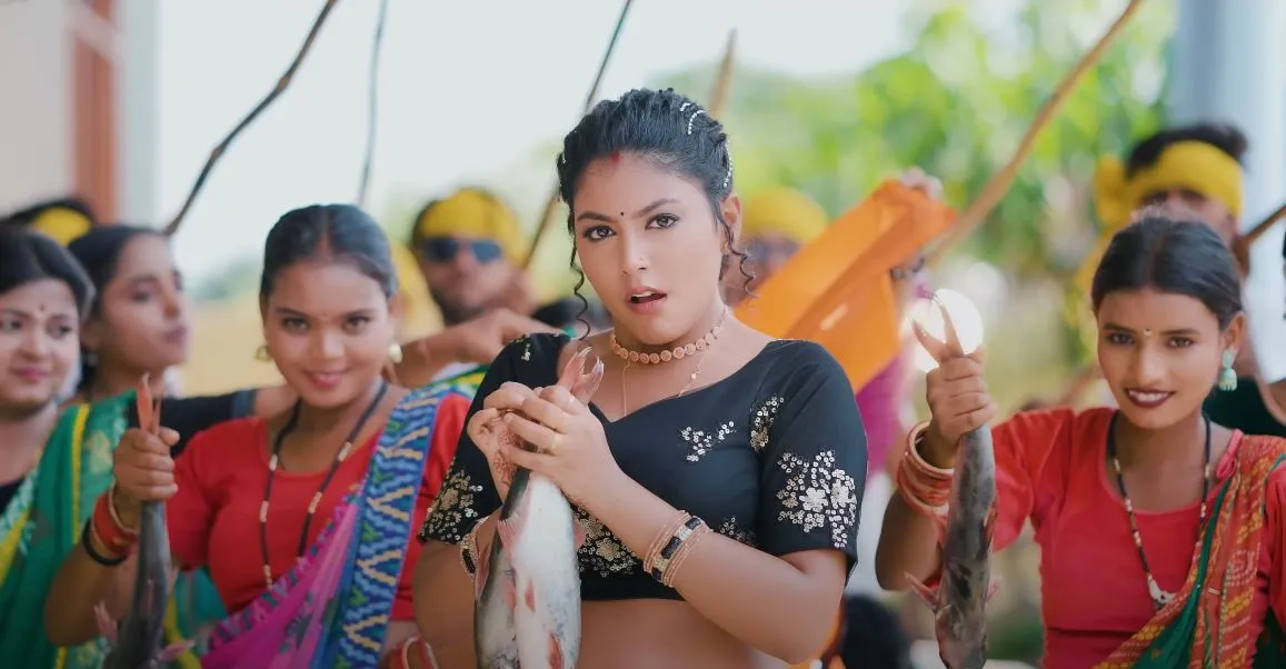 Mahi Srivastava song "Machhari Banaibo"