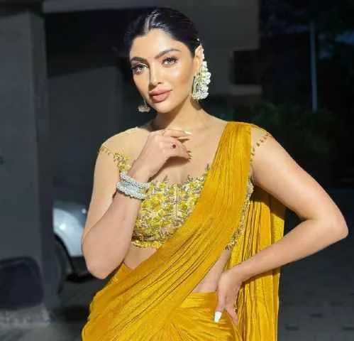 Tujhe Na Dekhu Toh Chain (2)