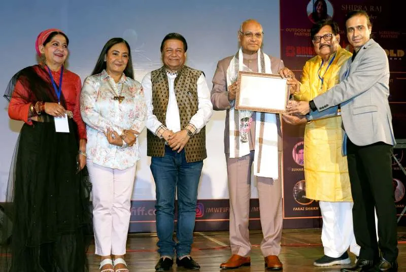 Dilraj Kaur,Jaspinder Narula,Anup Jalota,Ramesh Bais,Suvashit Raj & Devashish Sargam