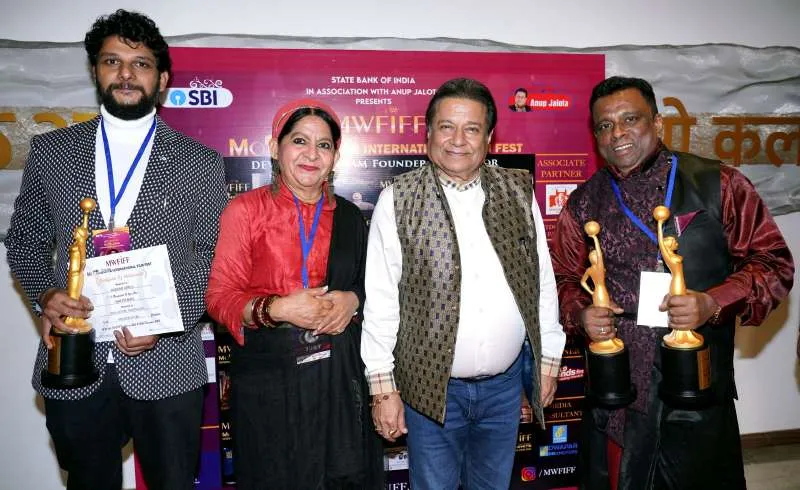 Rakesh Adiga,Dilraj Kaur,Anup Jalota & Sudhir Attawar
