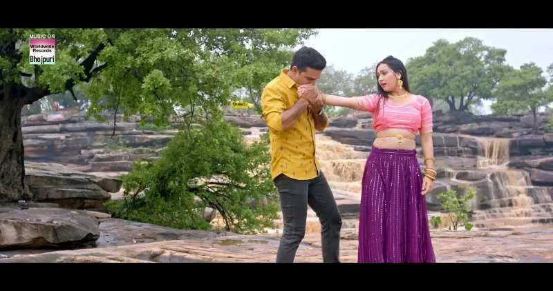 Worldwide Records 'Balmua Ho Tohre Se Pyaar Ho Gayil'