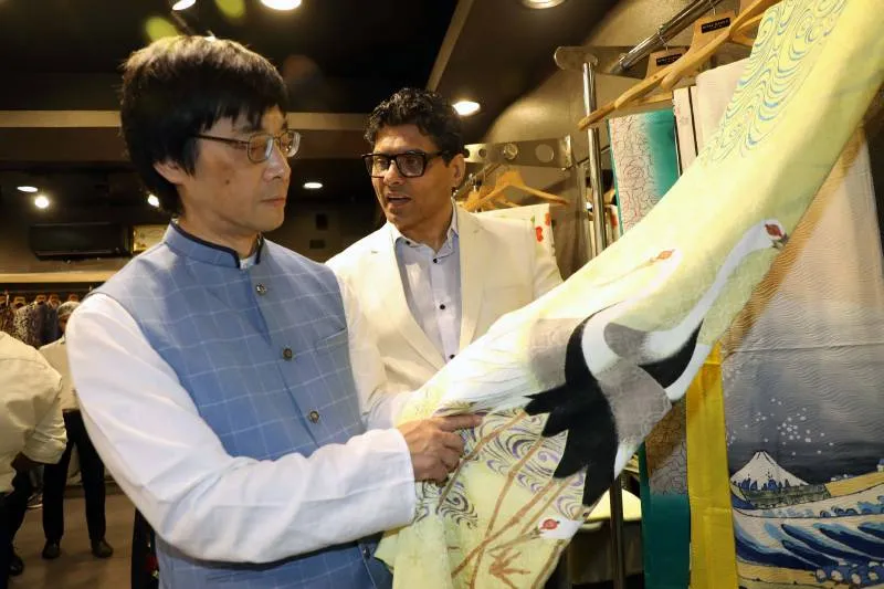 Dr. Fukahori Yasukata & Riyaz Gangji