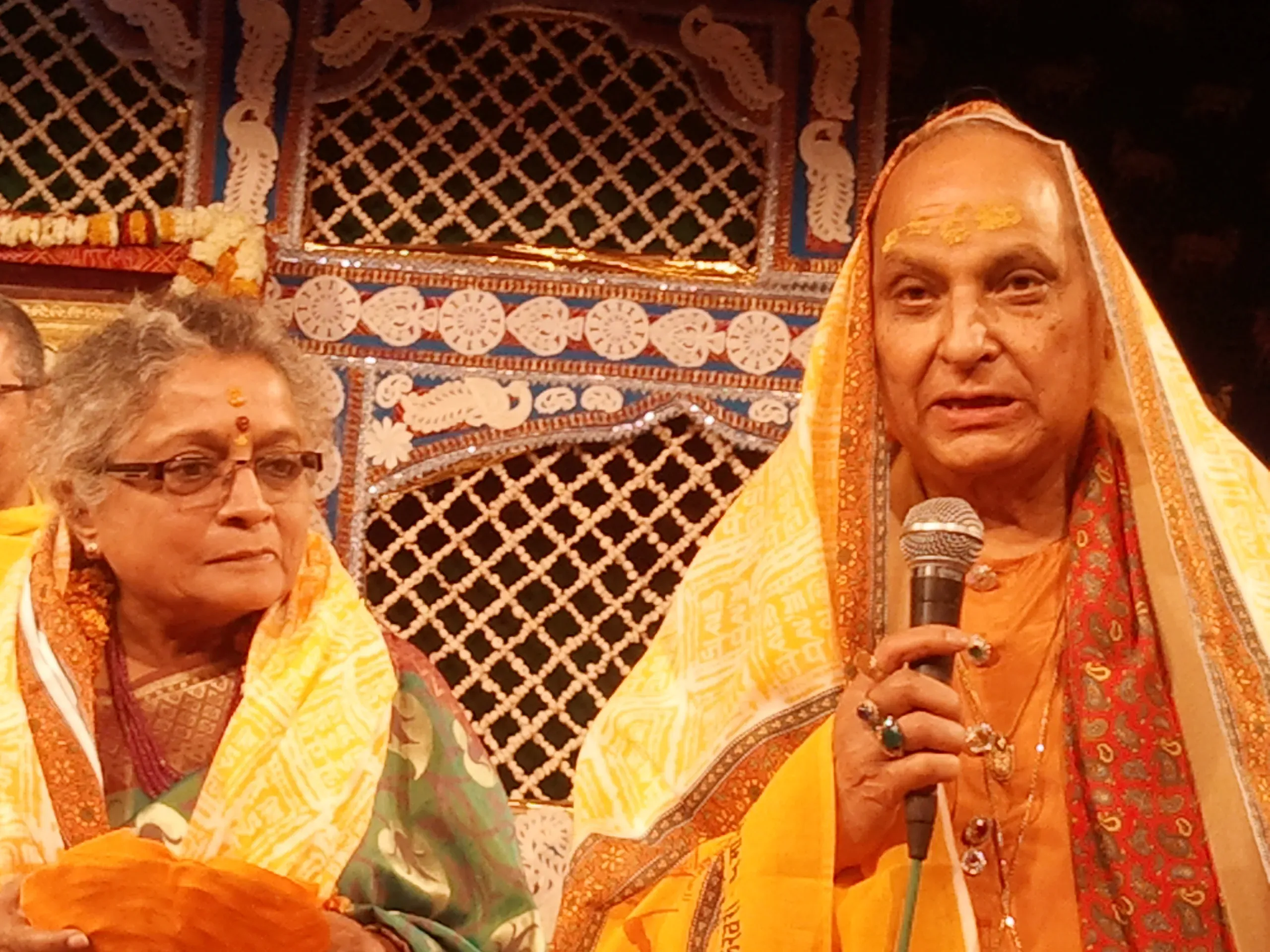 File:Pandit Jasraj with his wife Madhura.jpg - Wikimedia Commons