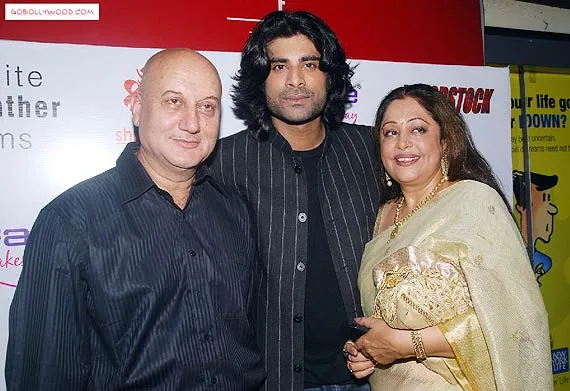 Kirron Kher wishes success for son Sikander's 'Tere Bin Laden 2' – India TV