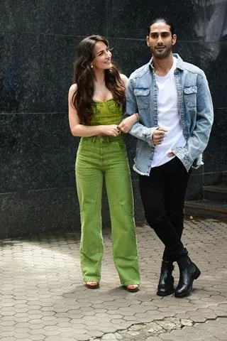 Elli AvrRam and Prateik Babbar snapped promoting their song Tere Dar Pe  Sanam