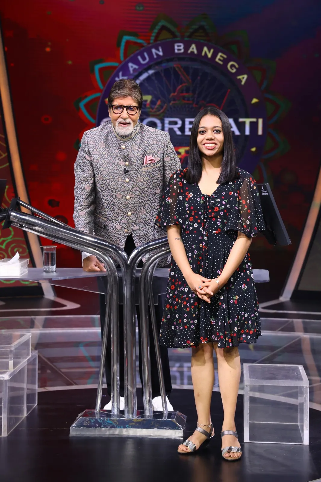 Amitabh Bachchan Praises Ananya's Dedication to AI Future