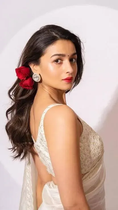 Alia Bhatt’s Timeless White Saree with a Red Rose: