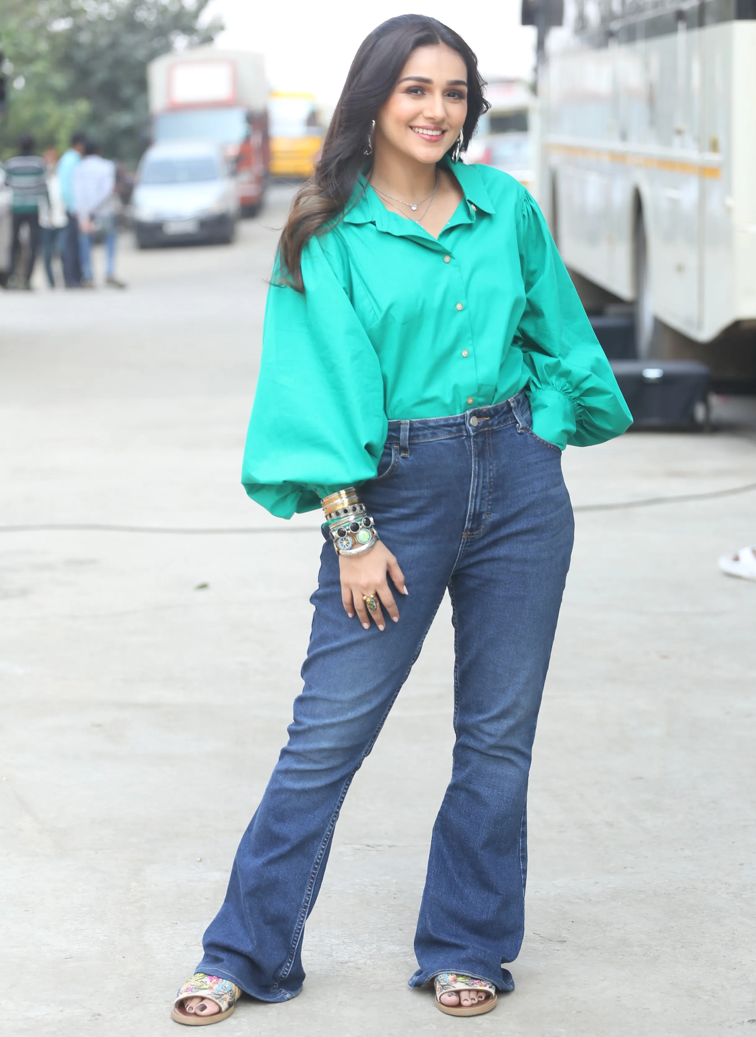 Jagriti’s Style Evolution: From Modern Chic to Traditional Grace