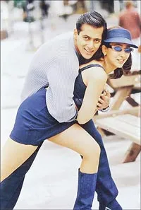 Salman-Karisma's Hilarious Love Story & Europe Chase