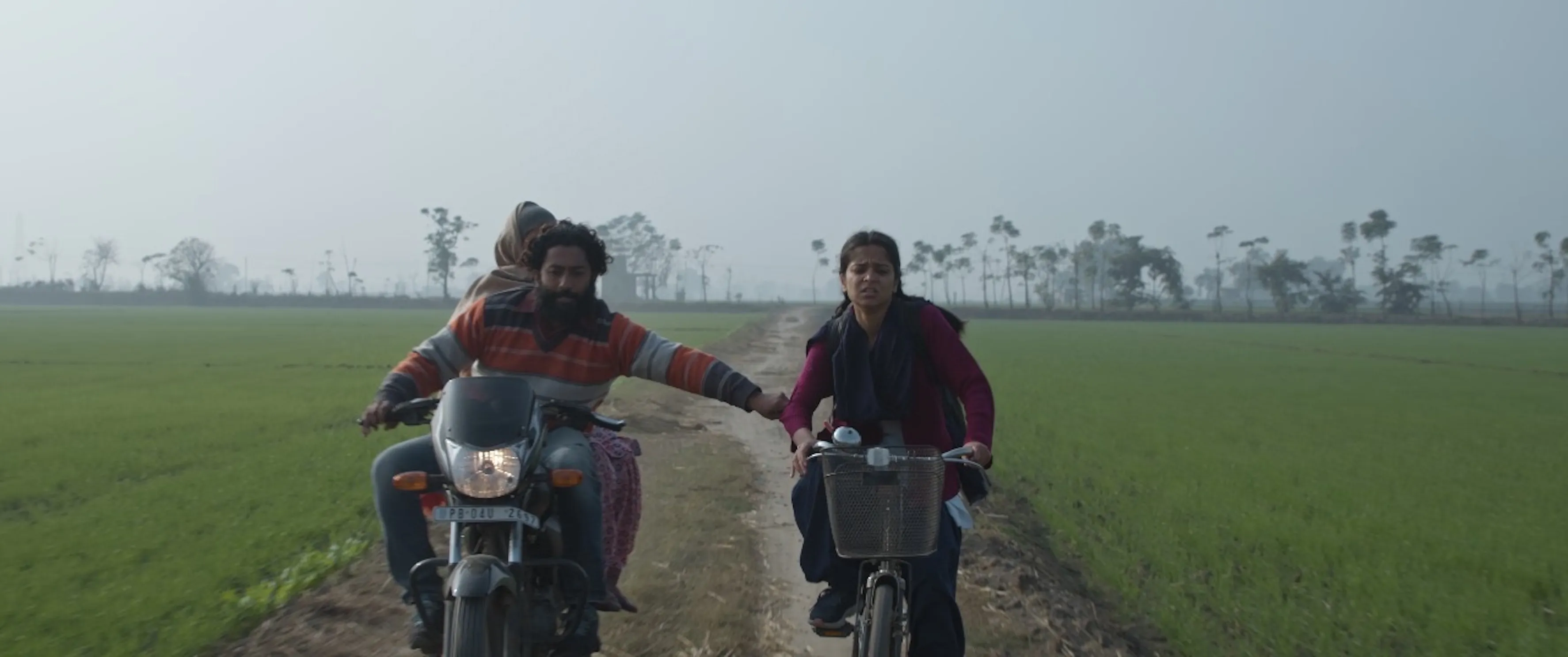 Kikkran de Phul (Flowers of Acacia)_Film Still 1