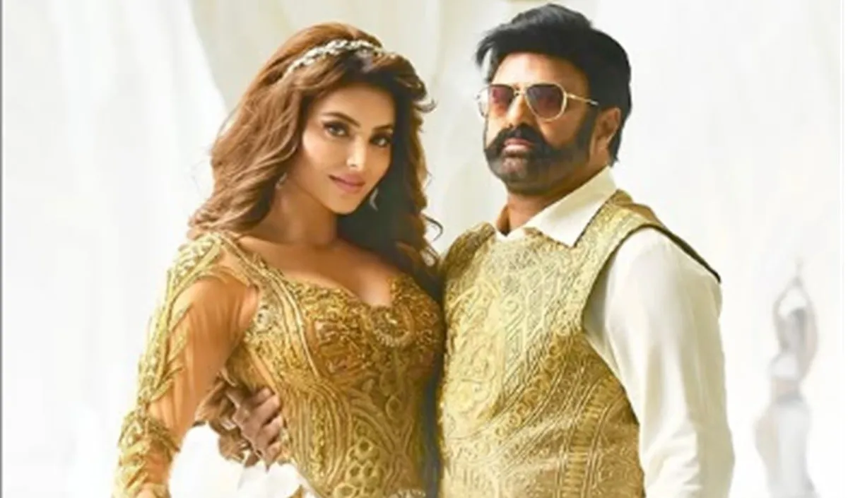 nandamuri balakrishna urvashi rautela celebrated the success of daku maharaj  dance went viral - Prabhasakshi latest news in hindi
