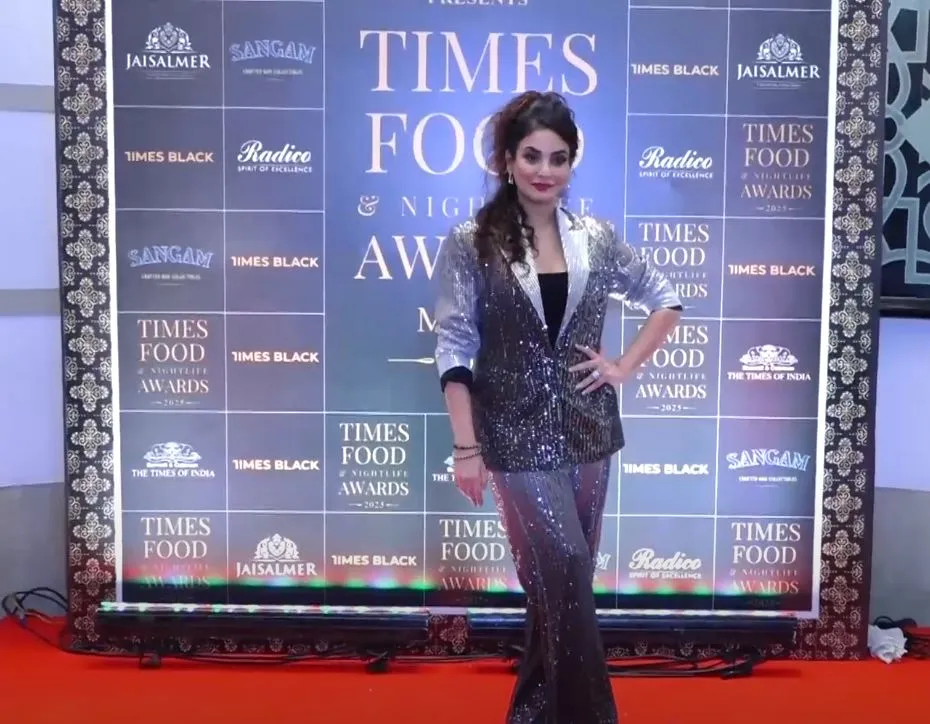 Sara Arfeen Khan