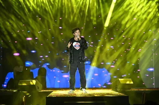 Sunil Grover Performing