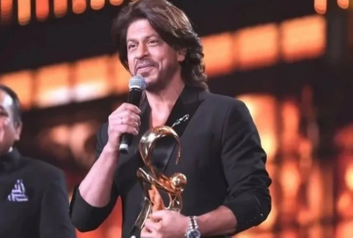 SRK Shines at Zee Cine Awards 2024