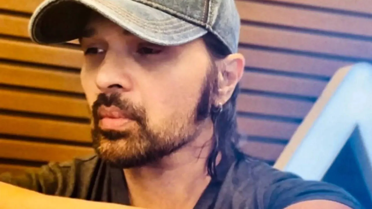 Himesh Reshammiya Birthday: Himesh Reshammiya Worked As TV Producer in His  Early Career Before Making It Big In Music Industry