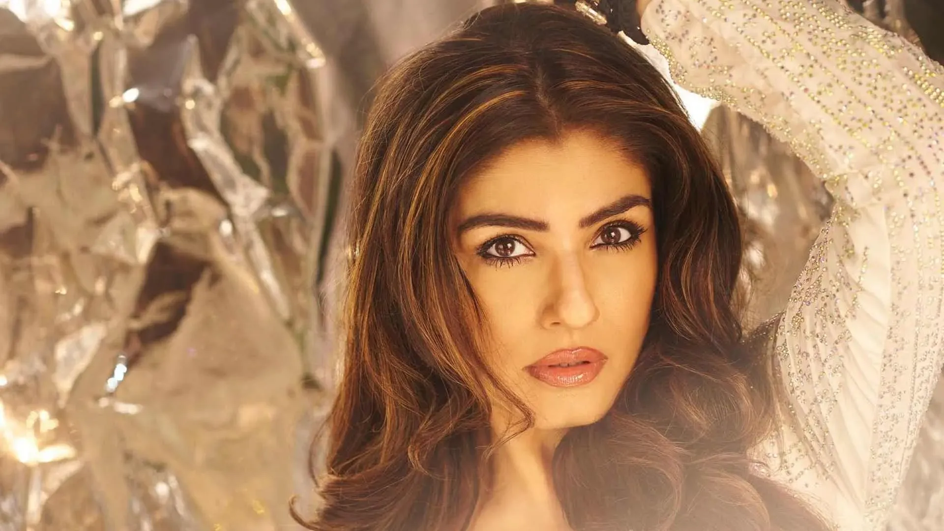 Raveena Tandon Compare Tollywood And Bollywood Know Which Industry Is Best In Her View Details Inside - Entertainment News: Amar Ujala - Raveena Tandon: Raveena Tandon chose Tollywood over Bollywood, Hindi