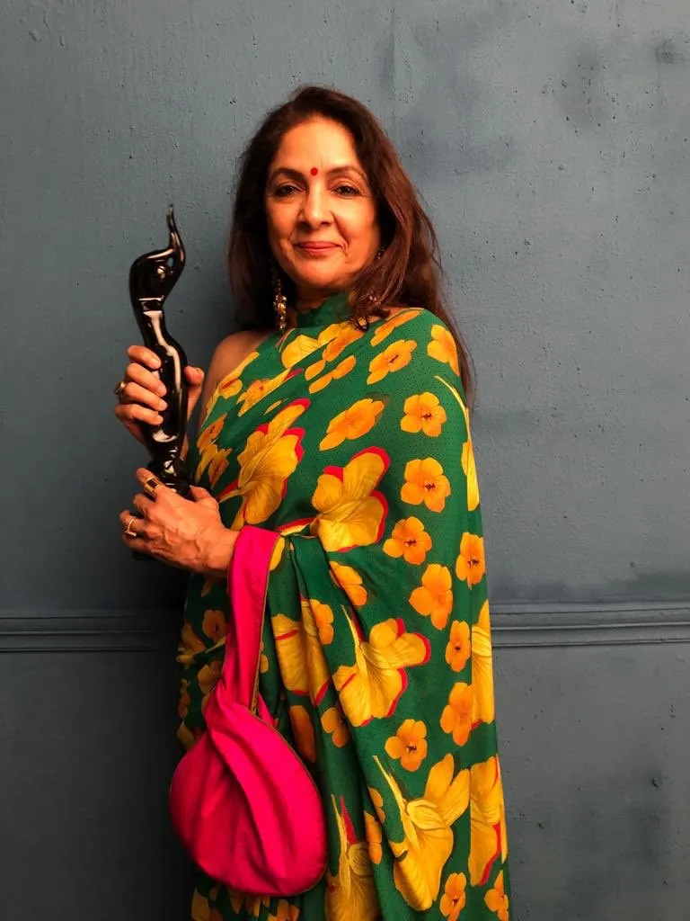 Neena Gupta on X: "Mera pehla @filmfare award for #BadhaaiHo !  #FilmfareAwards2019 https://t.co/SgZywnjBUv" / X