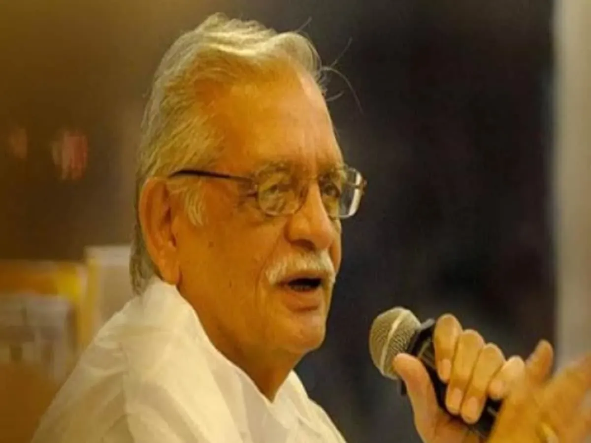 Gulzar sahab visits Pakistan, a man is offered 5 rupees, read the full incident. Must Read - Entertainment News India When a Pakistani said to Gulzar sahab - 'If you have come here, take 5 rupees