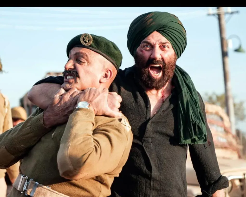 Manish Wadhwa with Sunny Deol (Tara Singh) in Gadar2