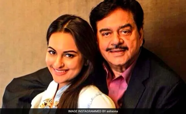 Lok Sabha Elections 2019: Actor Sonakshi Sinha Says Father Shatrughan Sinha Should Have Quit BJP Long Ago