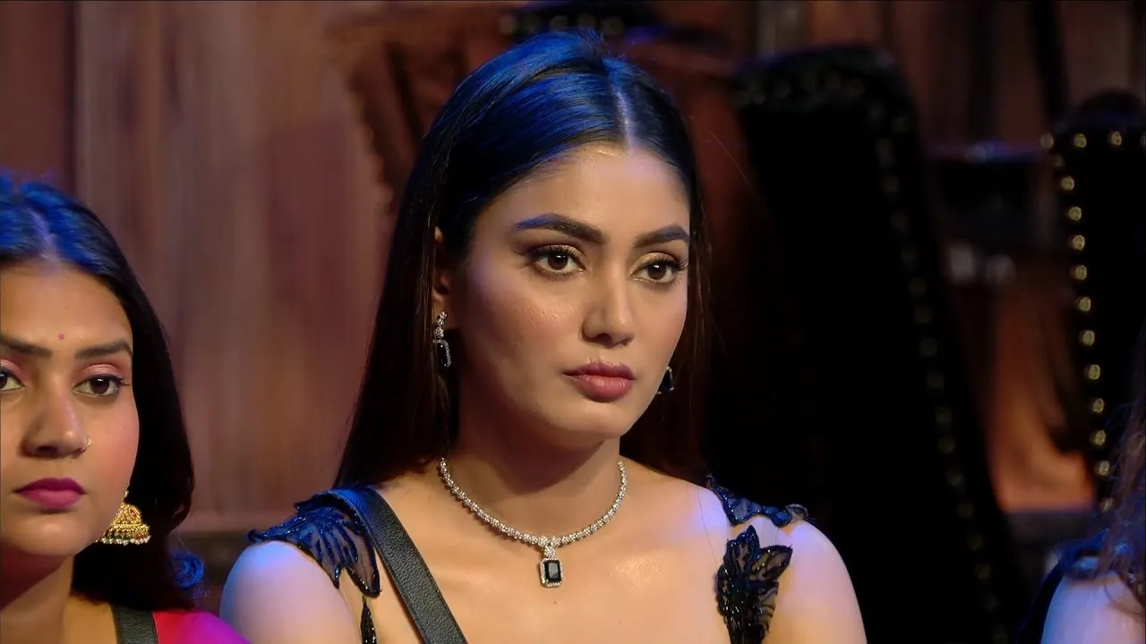 Bigg Boss OTT 3 Promo: Sana Makbul ne share ki apni inspiring story | SBB  XTRA - YouTube