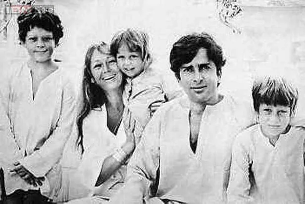 Shashi Kapoor's Most Adorable Family Pictures | Filmfare.com